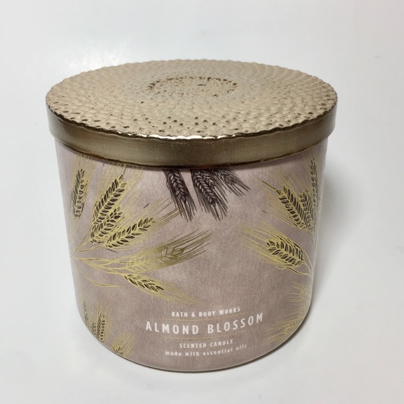 ALMOND BLOSSOM 3 Wick Candle - Picture 1 of 5